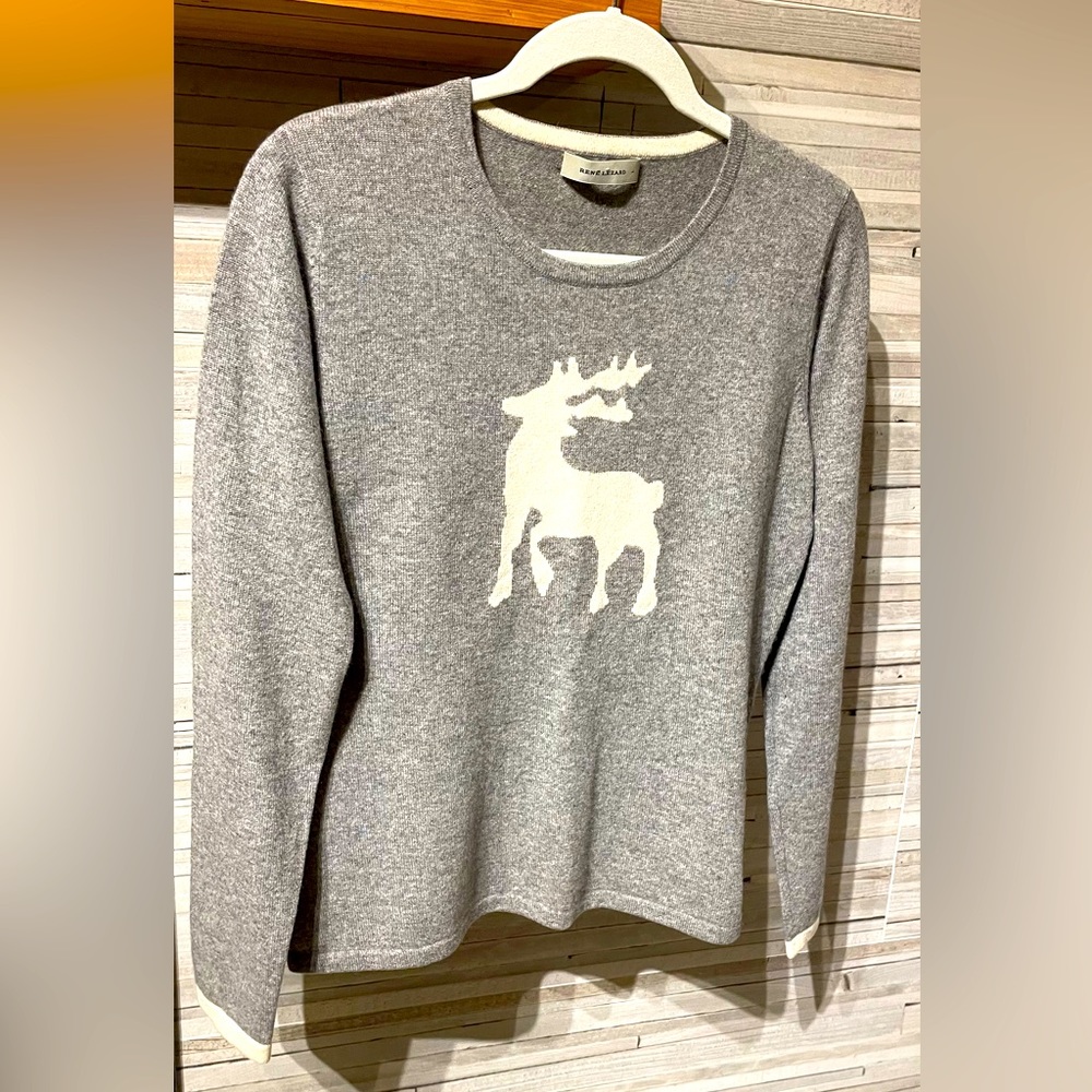 100% Cashmere Rene Lezard women’s light grey sweater with cream reindeer & trim
